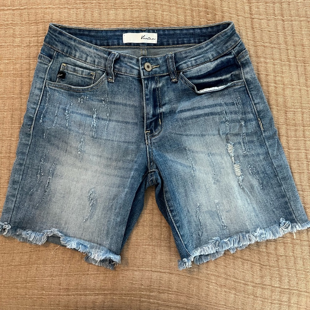 Mid rise denim shorts